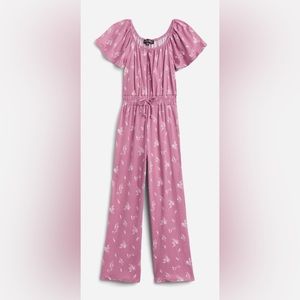 STELLA & SIENNA - Helia Flutter Sleeve Tie Waist Jumpsuit